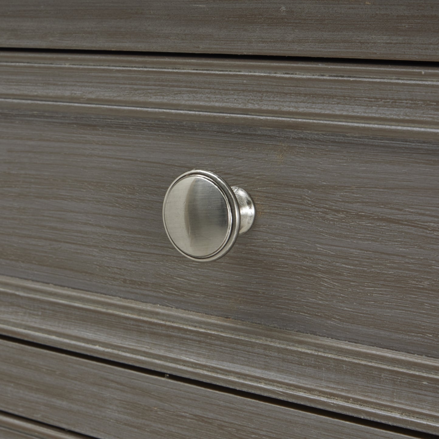 An Elegant Two Over Two Drawer Design – Ideal for hallways, living rooms, dining areas, or bedrooms thanks to its multi-purpose appeal. W110 x D43 x H87 cm. www.nobleandnook.co.uk