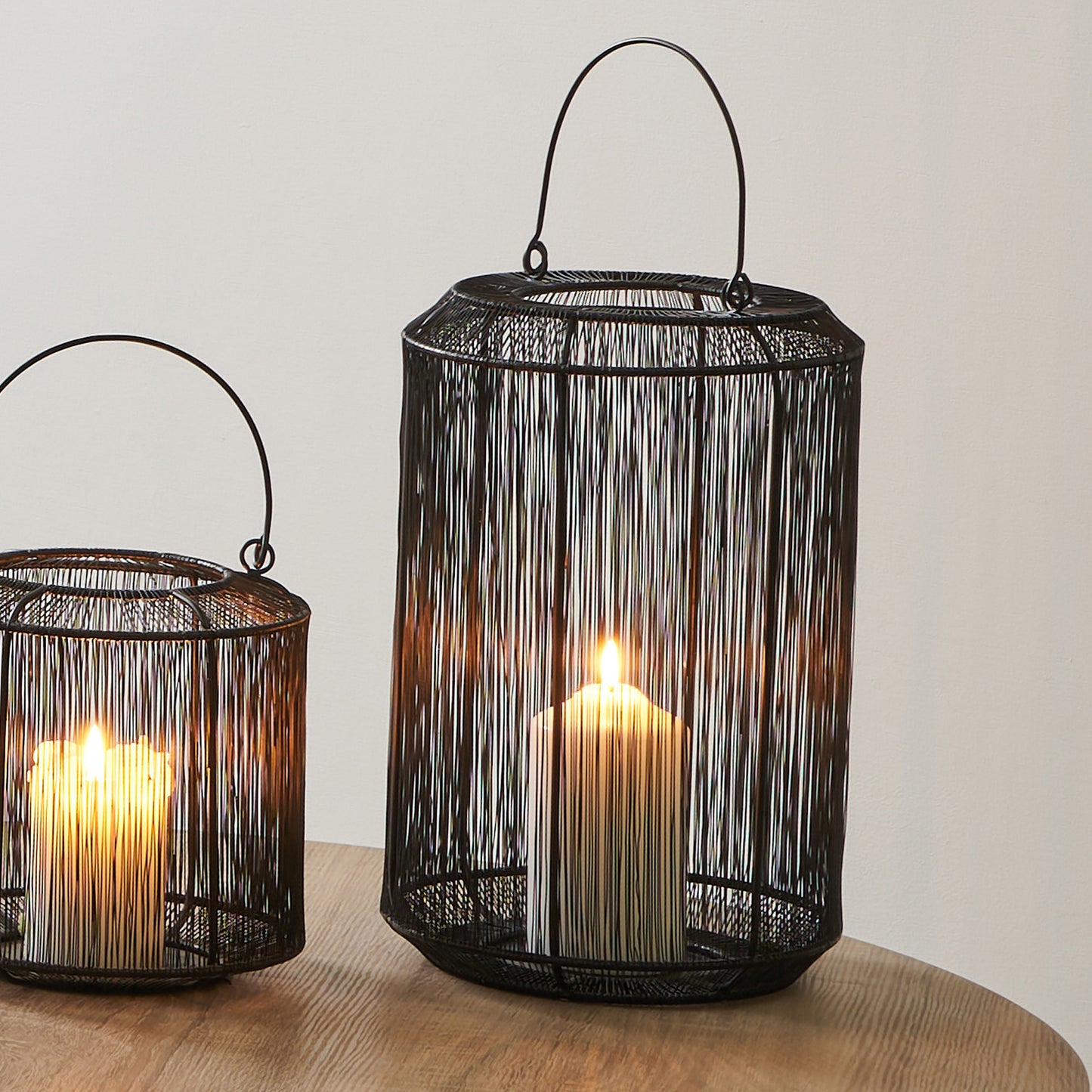 Black Metal Wire Lantern Medium – Modern Candle Holder for Ambient Home Lighting