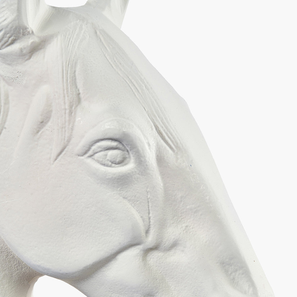 White Metal Horse Head Sculpture – Elegant Decorative Statement Piece