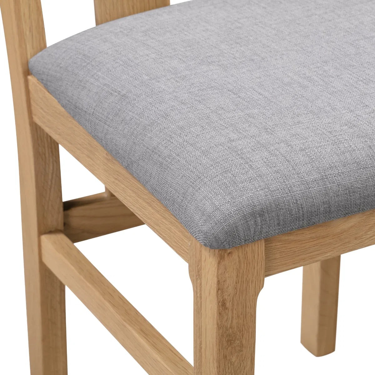 The Cotswold Classic Oak Dining Chairs combine comfort, quality, and style, making them the perfect choice for your dining room. Beautiful in both classic and contemporary interiors.