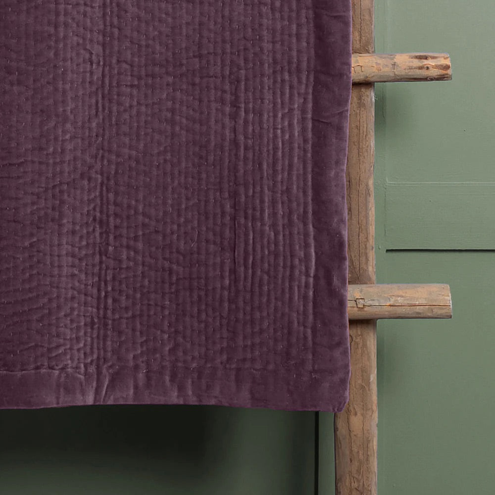 Haze Velvet Quilted Throw Plum – Deep Colour and Timeless Elegance
