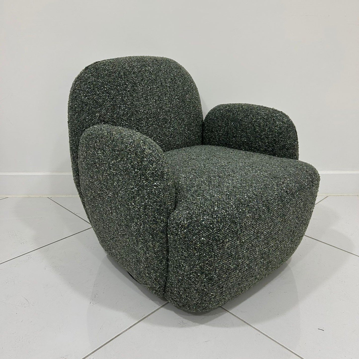 Micky Swivel Chair | Compact Comfort with Modern Style