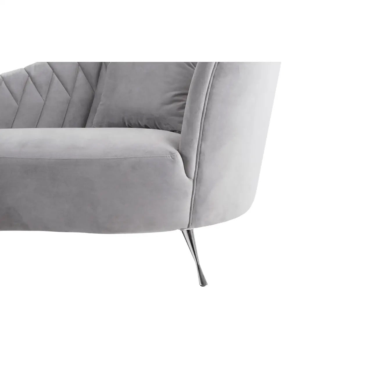 This Grey Velvet Chaise Longue is a sophisticated fusion of modern design and timeless elegance. Ideal for contemporary interiors with a classic touch. Shop online today at www.nobleandnook.co.uk