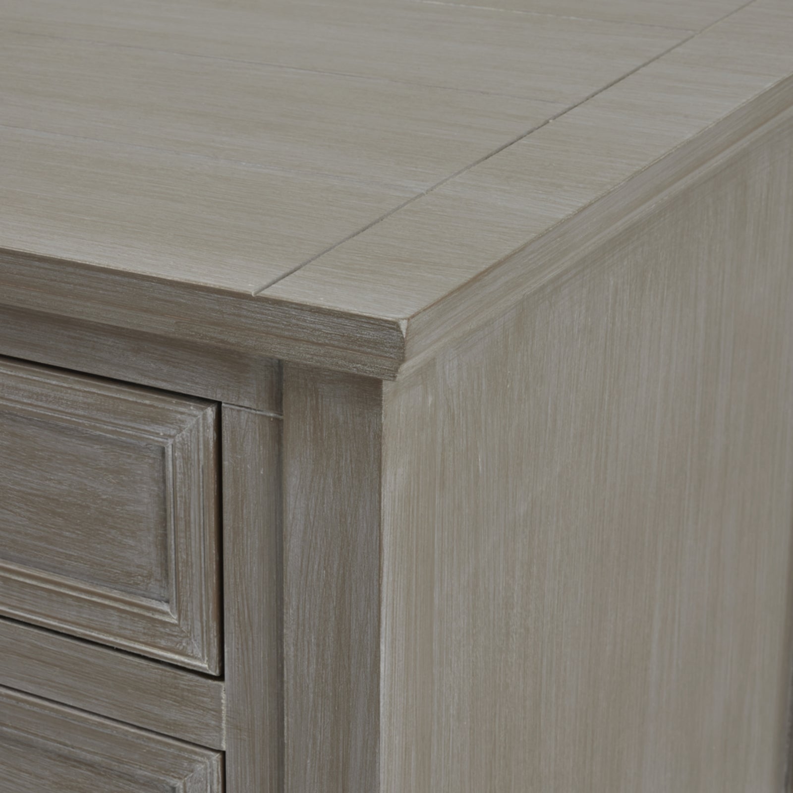An Elegant Two Over Two Drawer Design – Ideal for hallways, living rooms, dining areas, or bedrooms thanks to its multi-purpose appeal. W110 x D43 x H87 cm. www.nobleandnook.co.uk