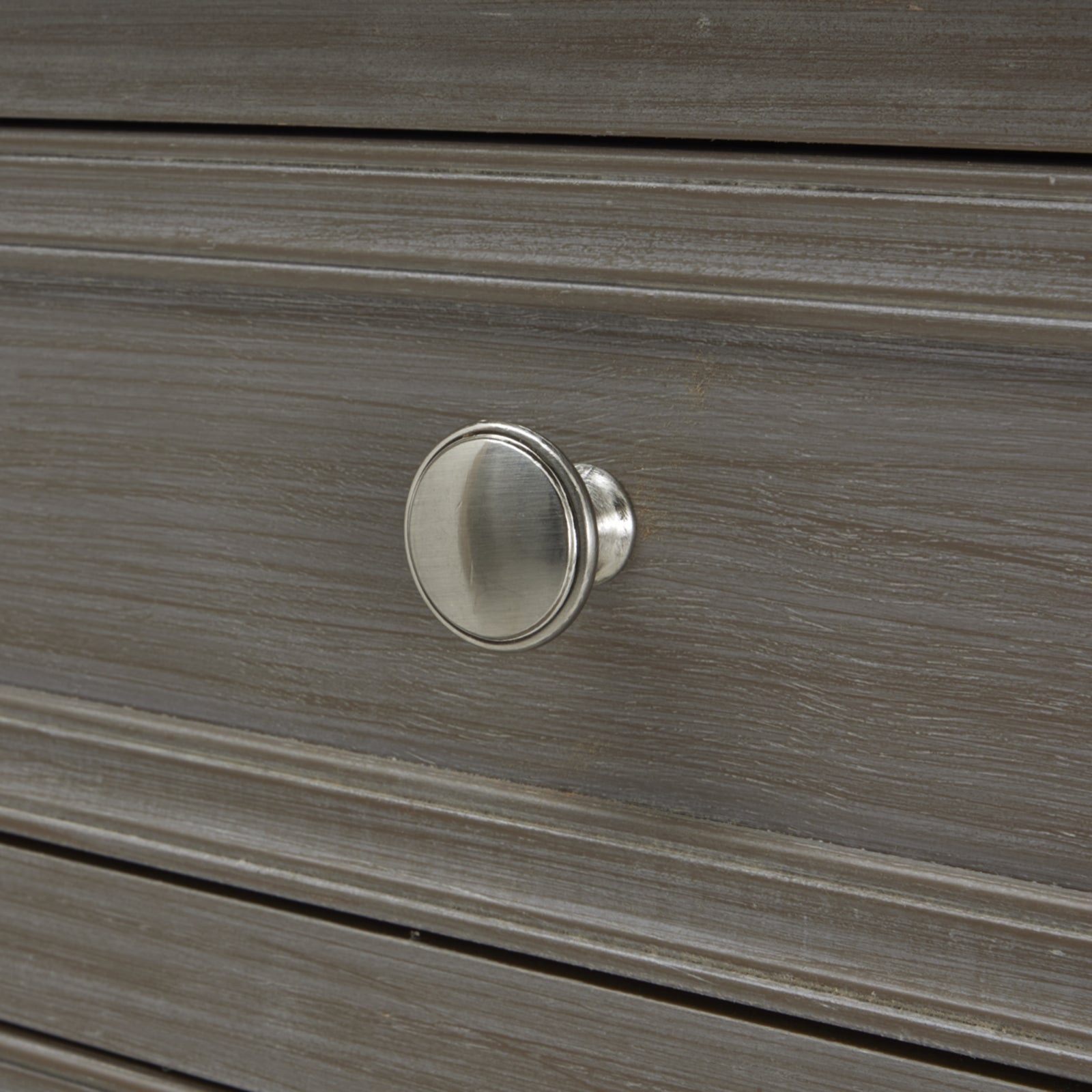 An Elegant Two Over Two Drawer Design – Ideal for hallways, living rooms, dining areas, or bedrooms thanks to its multi-purpose appeal. W110 x D43 x H87 cm. www.nobleandnook.co.uk