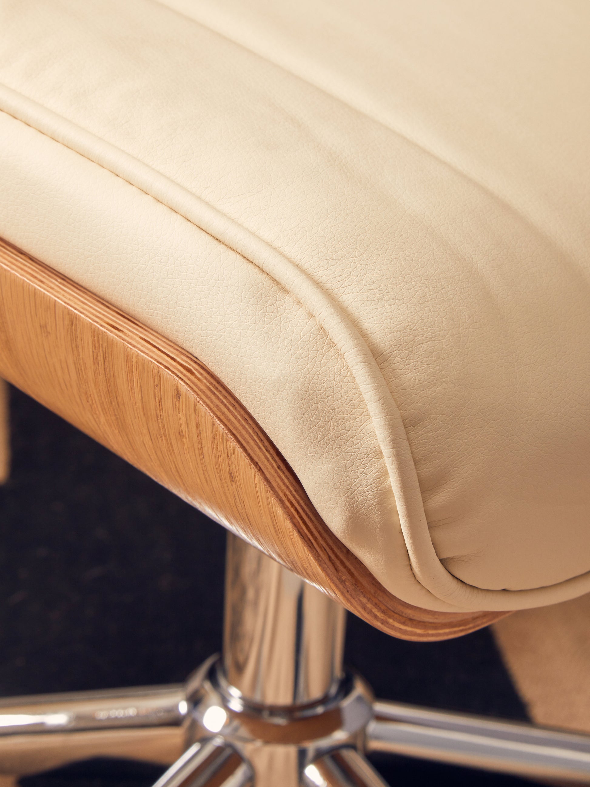 The Belmont Recliner Chair and Footstool combines modern aesthetics with superior comfort, this set is ideal for a home office, reading nook, or relaxing space. Shop online today at www.nobleandnook.co.uk