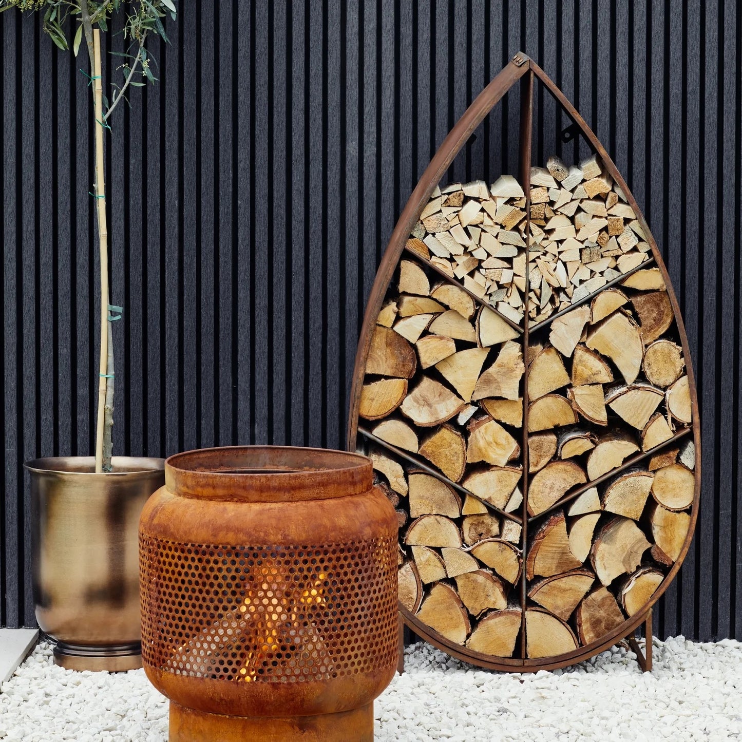 Shop this Modern Sculptural Design that blends seamlessly with garden surroundings. 2-Year Warranty. Dimensions H124xW70cm. Shop online today at www.nobleandnook.co.uk