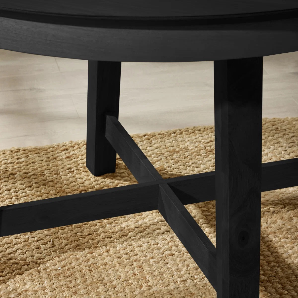 Annika 4-6 Seater Round Extending Dining Table | Black