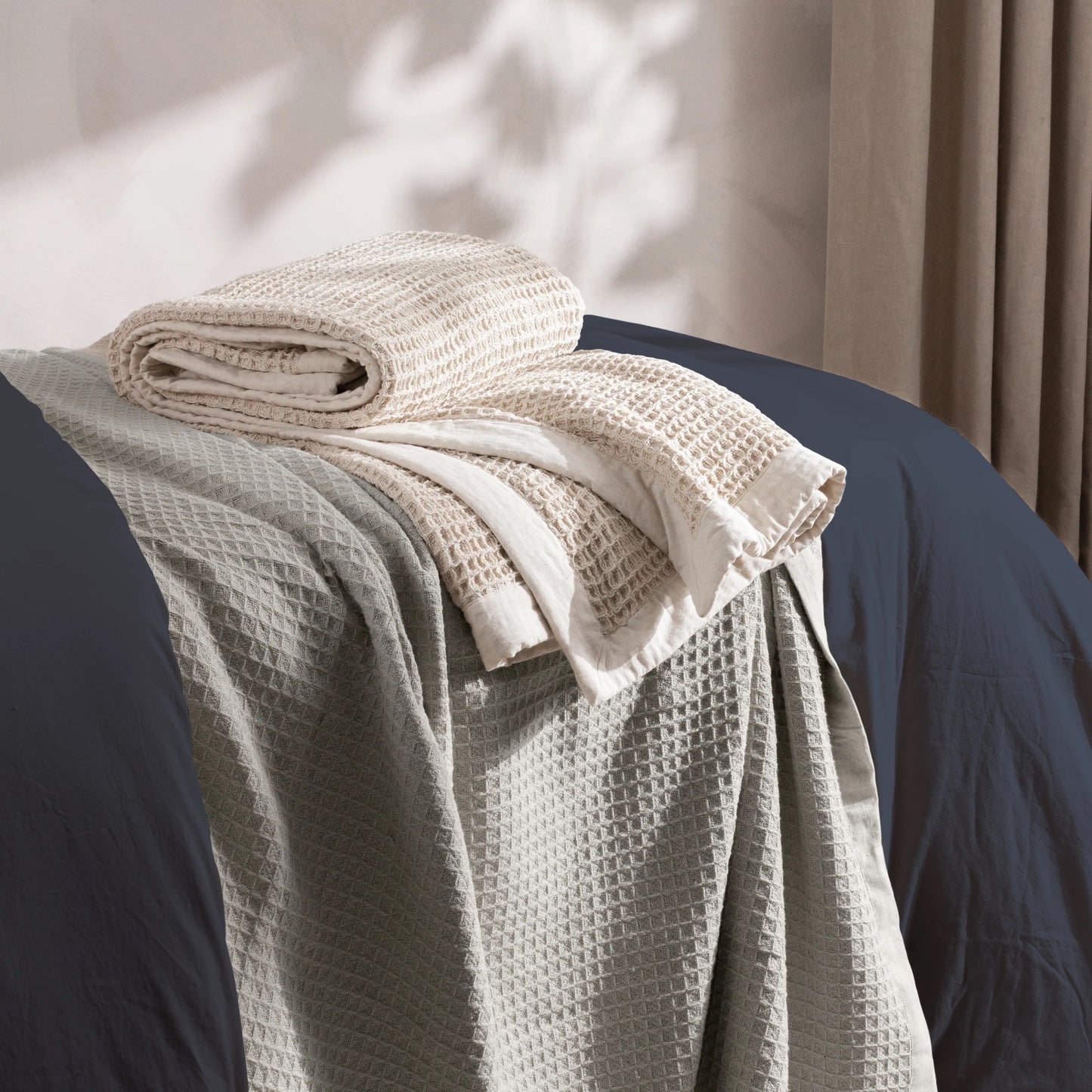 Canopy Oversized Throw Stone/Natural – Understated Luxury and Everyday Comfort