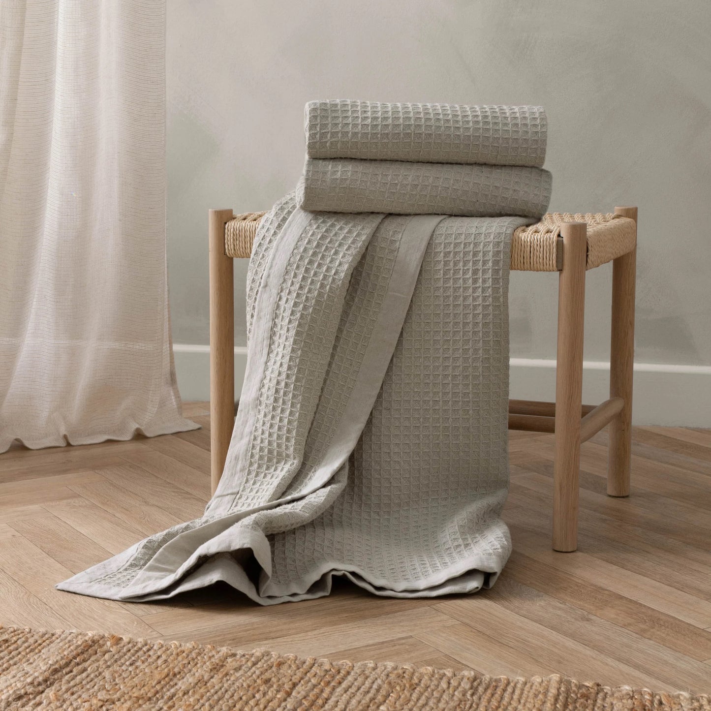 Canopy Oversized Throw Stone/Natural – Understated Luxury and Everyday Comfort