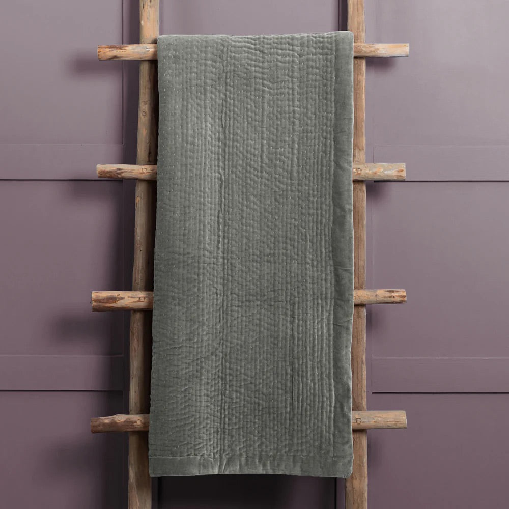 Haze Velvet Quilted Throw Steel – Understated Luxury and Timeless Design