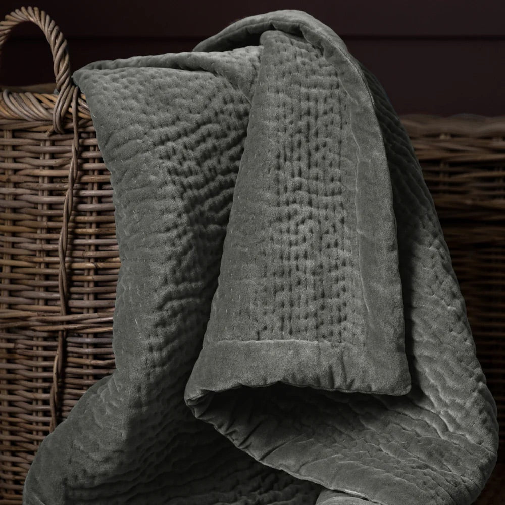 Haze Velvet Quilted Throw Steel – Understated Luxury and Timeless Design
