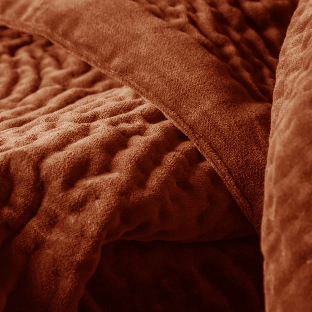Haze Velvet Quilted Throw Sunset – Warm Luxury and Contemporary Elegance