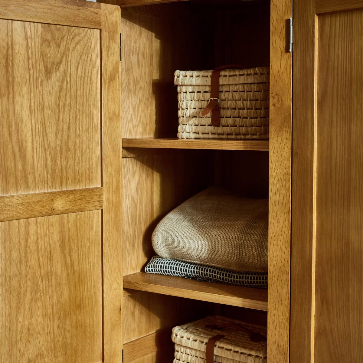 Marlborough Oak 3 Door Wardrobe