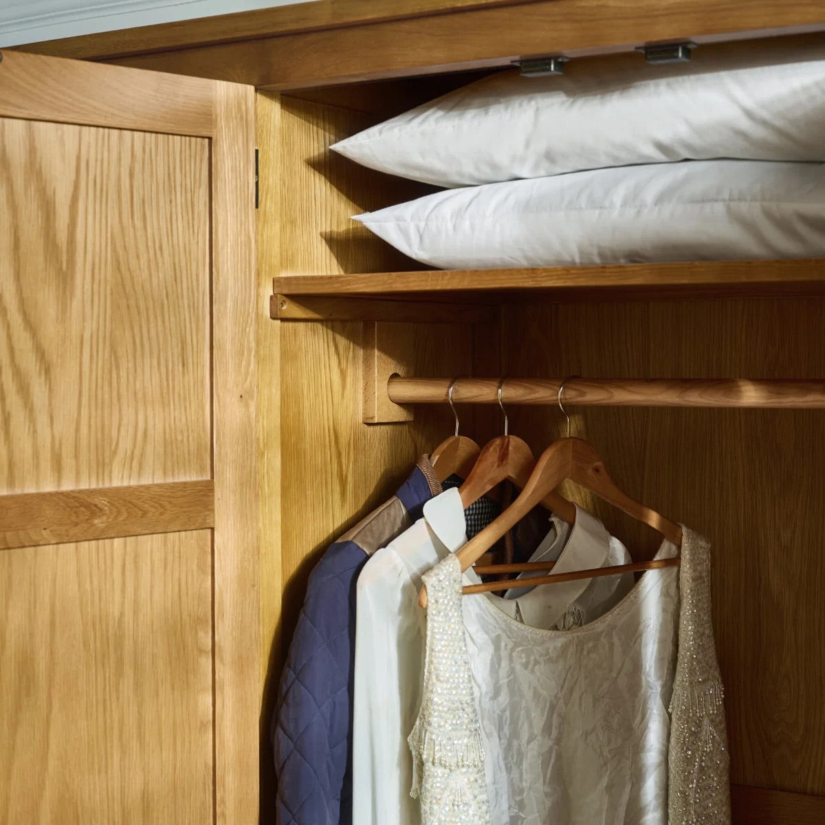 Marlborough Oak 3 Door Wardrobe