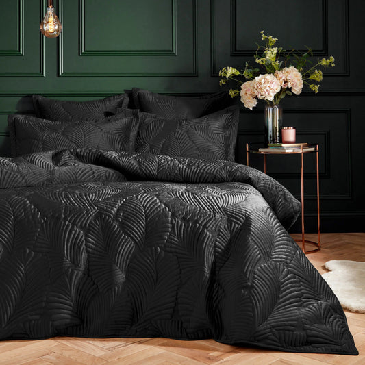 Palmeria Quilted Velvet Duvet Cover Set Black – Sophisticated Luxury and Timeless Design