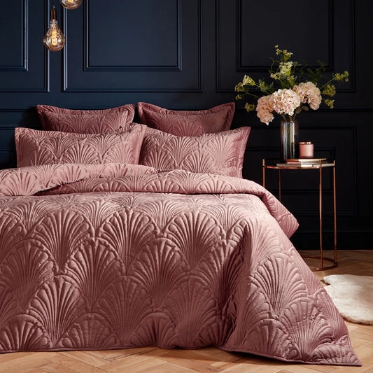 Palmeria Quilted Velvet Duvet Cover Set Blush – Elegant Softness and Timeless Luxury