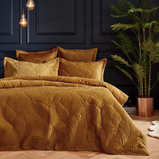 Palmeria Quilted Velvet Duvet Cover Set Gold – Opulent Warmth and Timeless Elegance