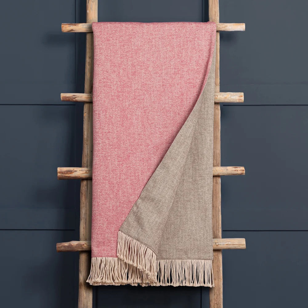 Selkirk 136x200 Woven Throw Rosehip – British Craftsmanship and Warm Elegance