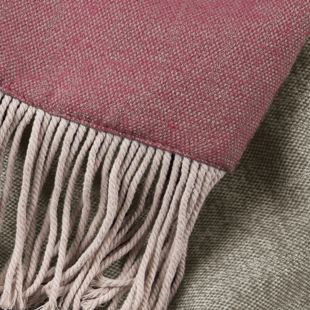 Selkirk 136x200 Woven Throw Rosehip – British Craftsmanship and Warm Elegance