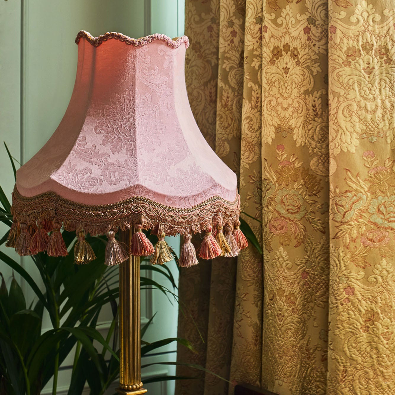 The Rose Quartz Damask Lampshade | Pink